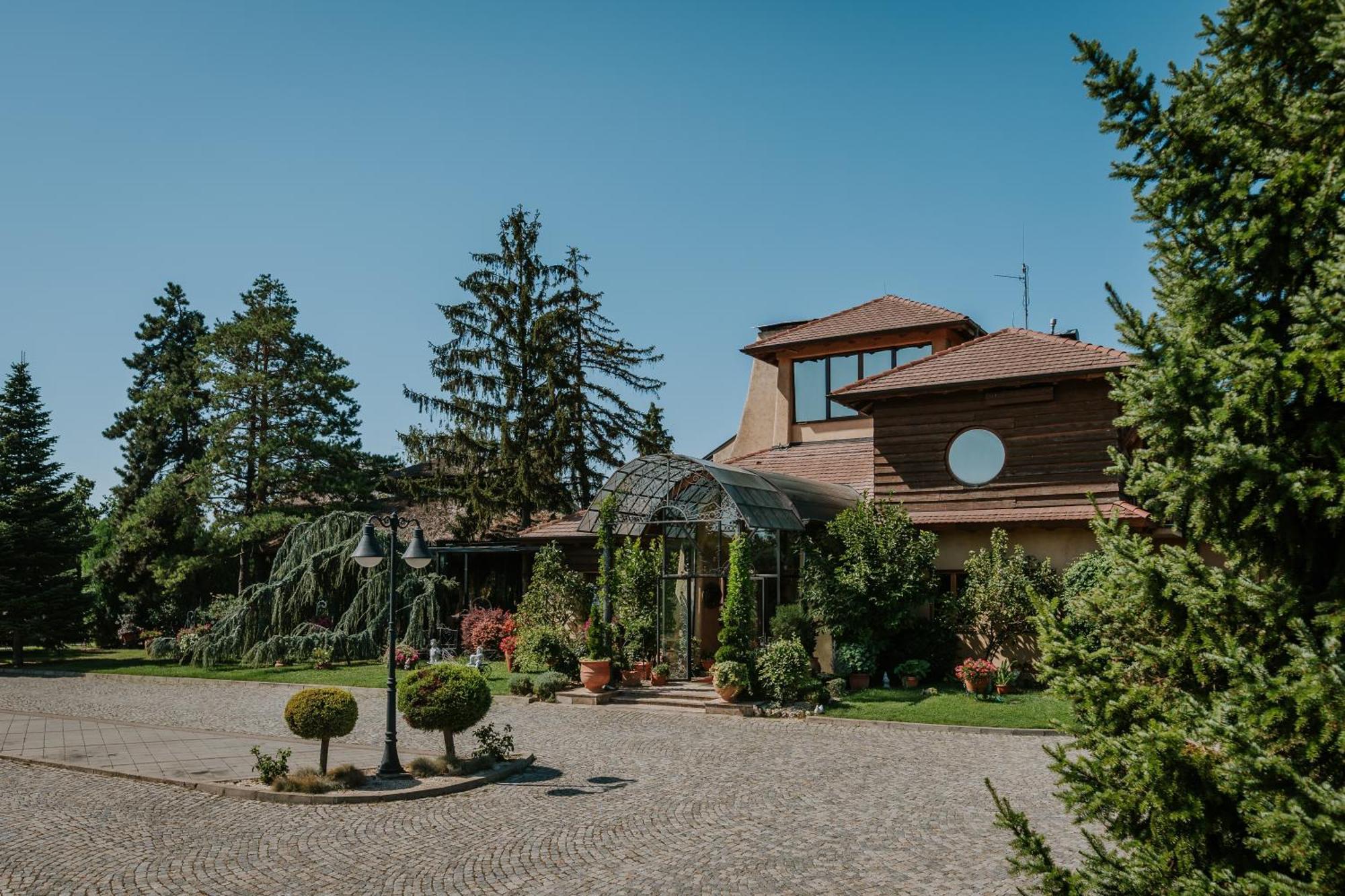 Vinska Kuca Kovacevic Bed & Breakfast Irig